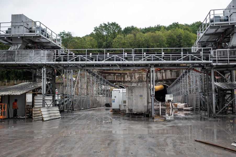Tuneluri prin Carpați: Etapă importantă pentru AKTOR  în cel mai mare proiect feroviar din România 
