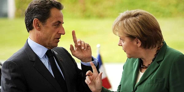 Oficialii UE dezmint existenţa unui acord între Merkel şi Sarkozy privind majorarea resurelor EFSF la 2000 de miliarde de EUR