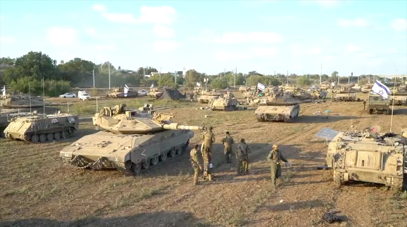 Militari israelieni asteptând să invadeze Fâșia Gaza FOTO Profimedia