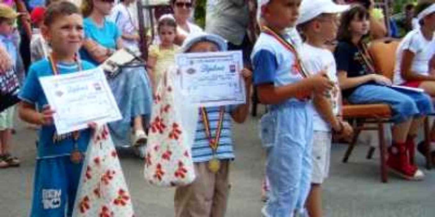 Neamţ: Micii tenismeni premiaţi la Cupa „Mariko Inn” din Roman