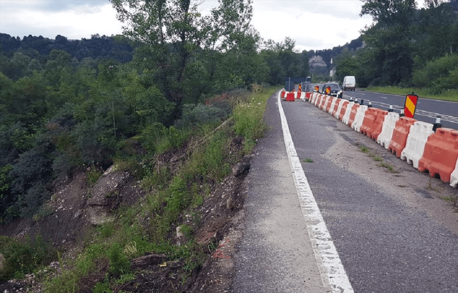 Restricții pe DN1 după ce o porțiune de drum s-a surpat la Breaza. Cât ar putea să dureze reparațiile