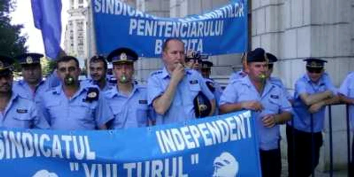 Hunedoara: Funcţionarii din penitenciar şi-au făcut blog