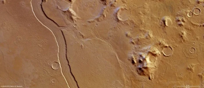 marte crater rau FOTO ESA