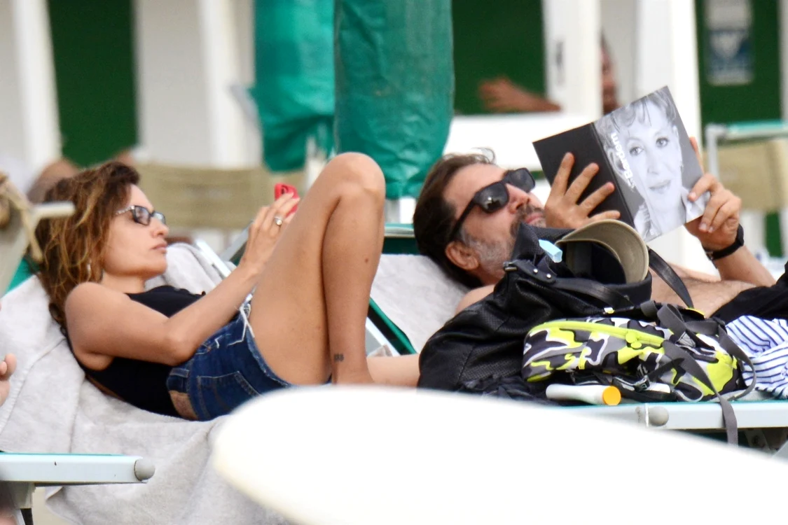 
    Diva a întors  toate capetele la plajă  