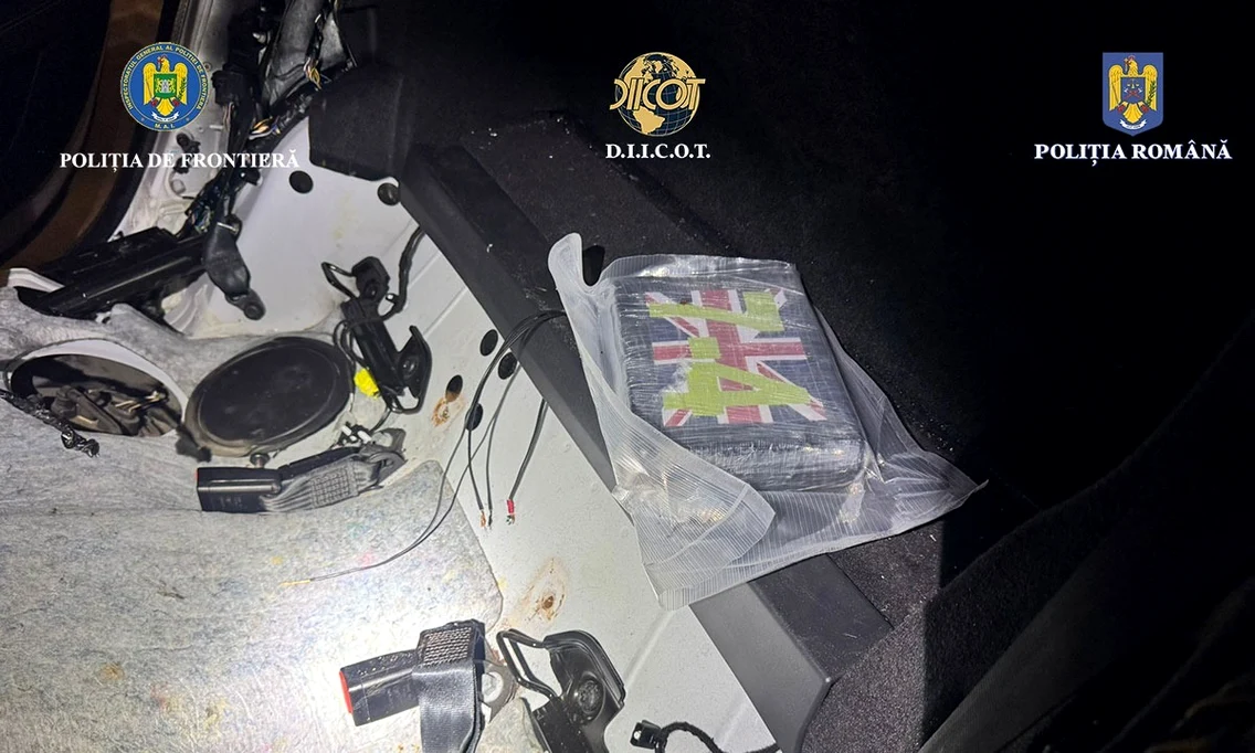 Droguri ascunse în mașină Foto: Poliția Română