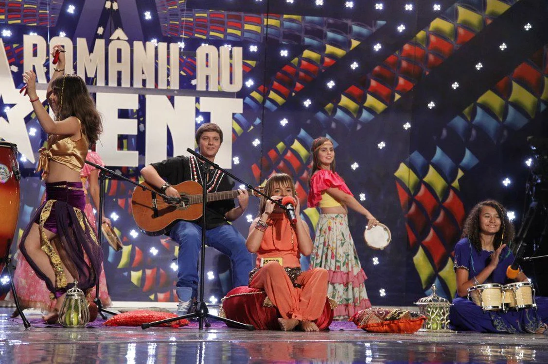 Reprezentaţia trupei „Roxi&Team” din cadrul emisiunii „Românii au talent”, ediţia din 15 martie FOTO Facebook