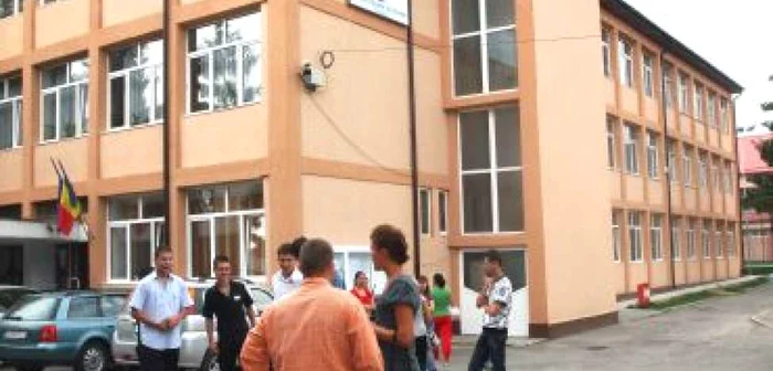 Râmnicu Vâlcea: Renovarea Liceului Oltchim înghite 700.000 de euro