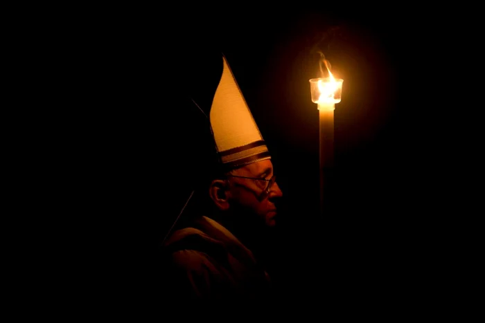 Papa Francisc a oficiat slujba de Înviere în Bazilica Sfântul Petru FOTO AP