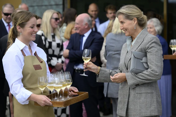 Sophie Ducesa de Edinburgh la crama Domaine Evremond, Profimedia (1) jpg