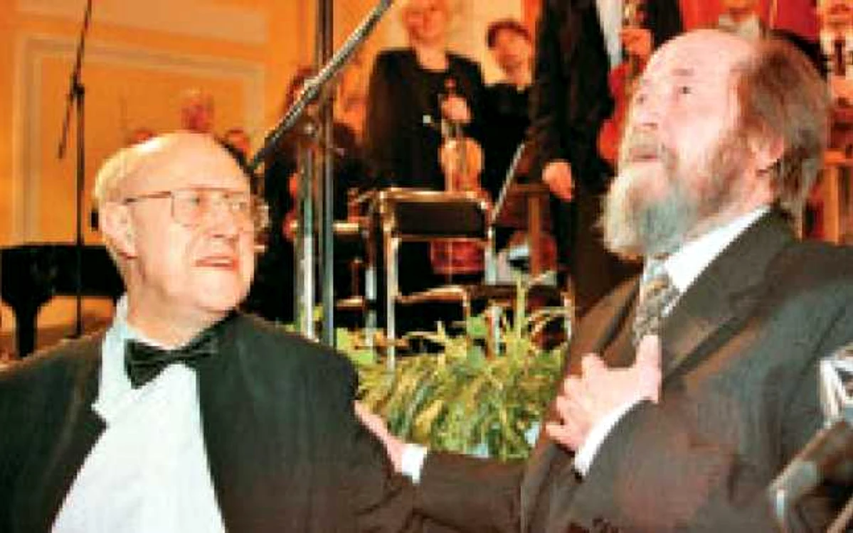 Violoncelistul Mstislav Rostropovici şi Aleksandr Soljeniţîn 