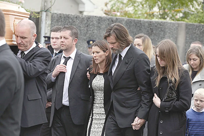 Actorul a consolat-o pe sora iubitei lui, Lisa, şi pe fiica acesteia, Jane