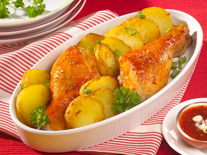Carnea slabă de pui și cartofii la cuptor, printre alimentele permise FOTO Shutterstocj