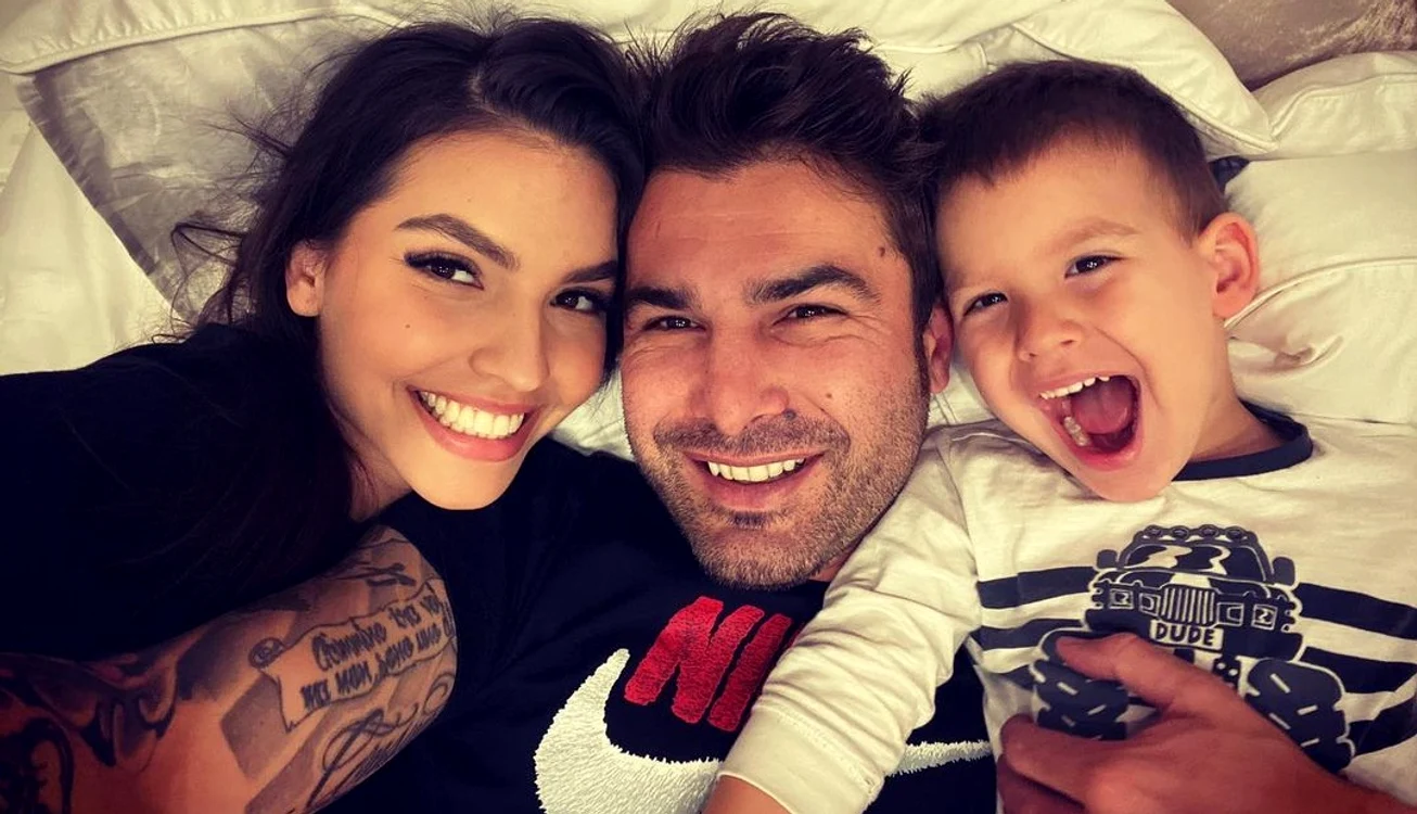 Adrian Mutu alături de soția sa, Sandra și fiul lor, Tiago