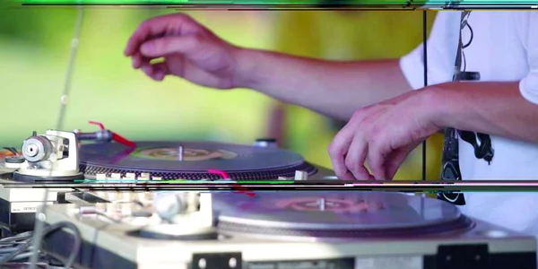 Muzica va fi asigurată de Dj KuKy