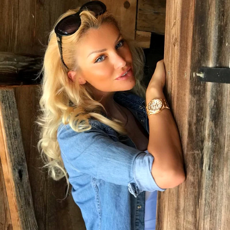 12 cristina szeifert sora mai mica a lui brigitte nastase 2 jpg jpeg