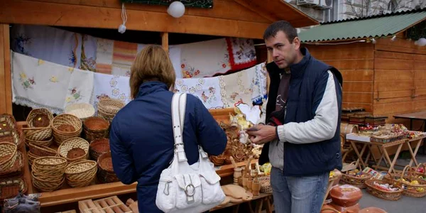 Cele mai căutate decoraţiuni de Paşte sunt coşurile împletite de nuiele 