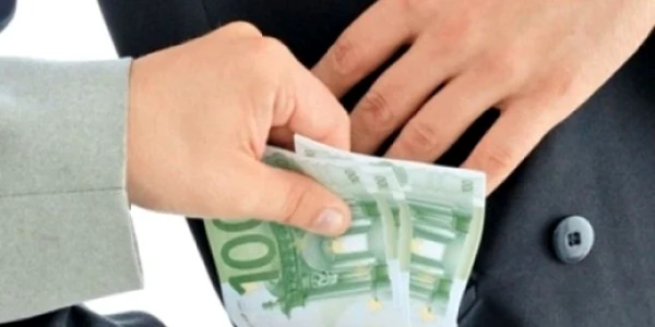Inginerul din cadrul Companiei de Apă Oltenia a fost dus la audieri la Parchetul de pe lângă Tribunalul Dolj 