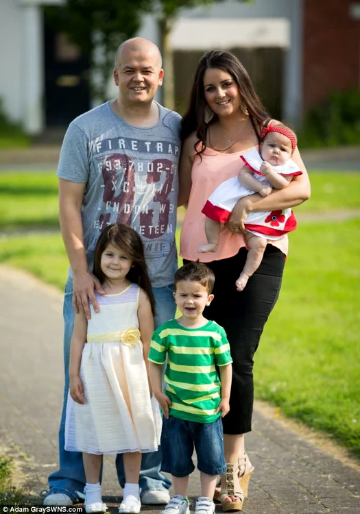 Tânăra a născut o fetiţa perfect sănătoasă