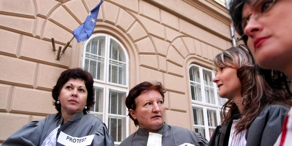 Grefierii gălăţeni nu vor mai întrerupe lucrul ca anul trecut