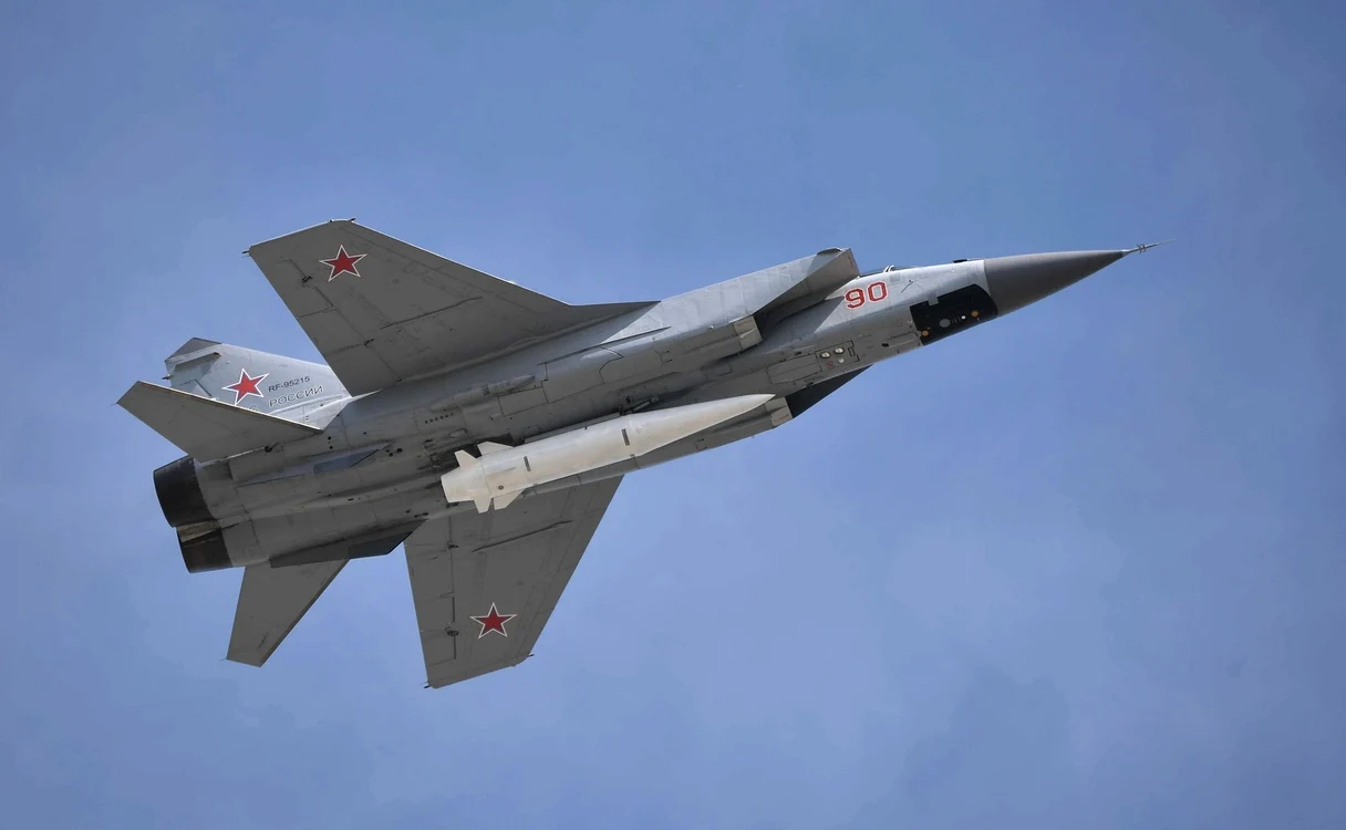 MIG 31 cu rachetă Kinjal/FOTO: Profimedia