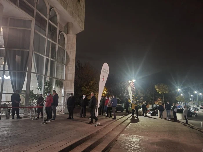 
    Coadă la maratonul vaccinării, în Bucureștifoto: Facebook / Ro Vaccinare  