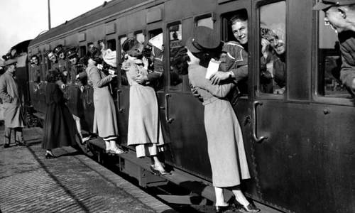 FOTO Dragostea în vremea războiului jpeg