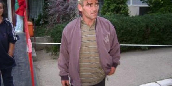 Satu Mare: Captivă într-un sac suspendat la patru metri adâncime