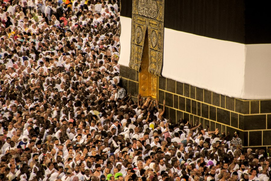 Canicula a ucis peste 500 de persoane în timpul pelerinajului la Mecca VIDEO