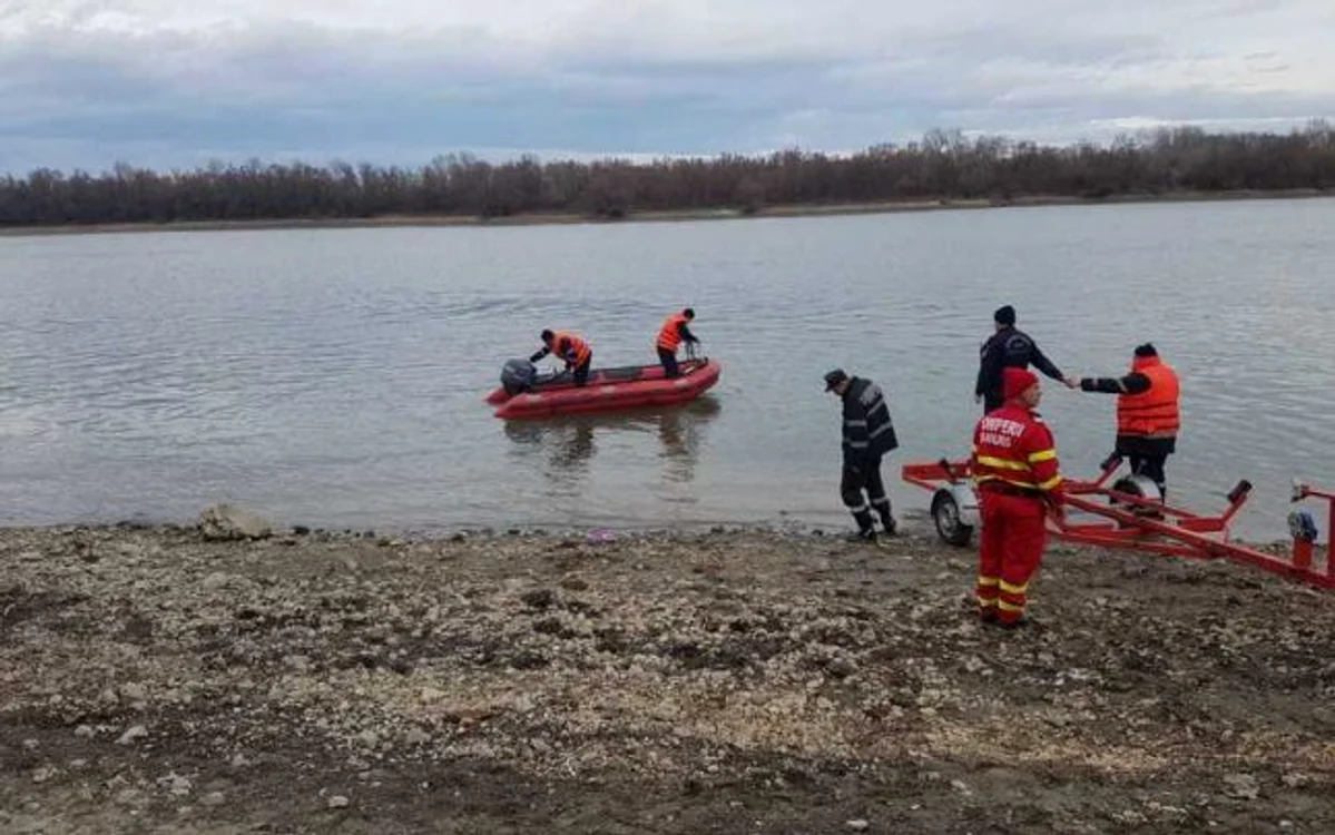 Căutările celor două persoane dispărute au fost reluate marţi FOTO ISU Ialomiţa