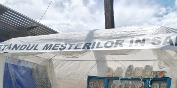 Artizanul în sare Nicolae Istratie din Vâlcea la atelierul de creaţie de la Ocnele Mari Foto Adevărul