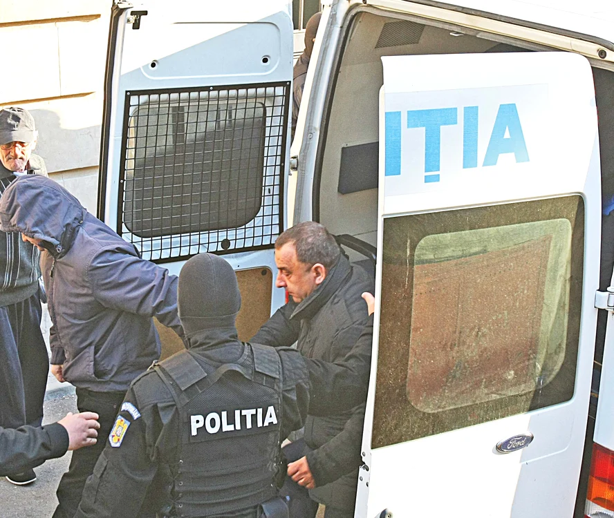 
    Silviu Bian a fost  arestat preventiv  până în februarie 2012 (FOTO: MEDIAFAX)  