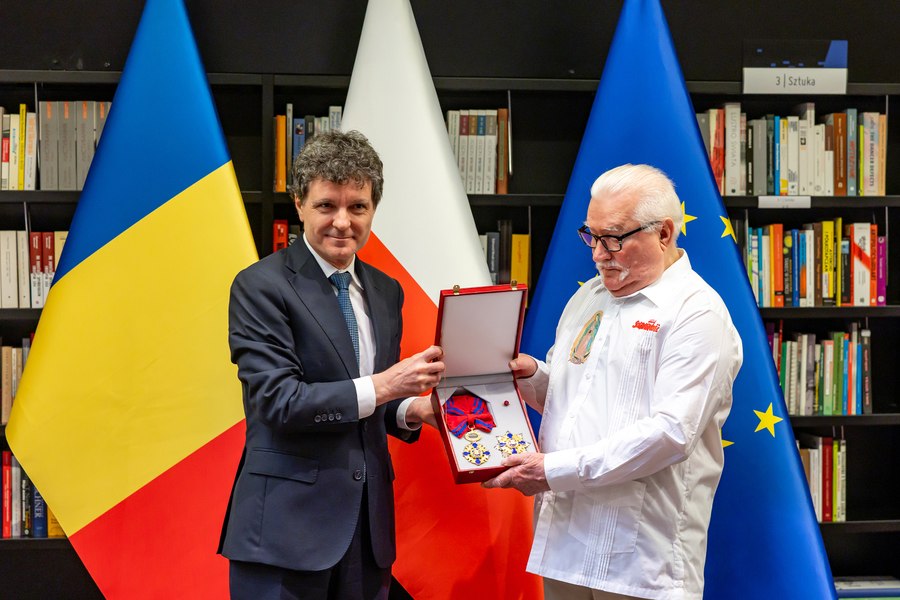 Moment solemn în Polonia. Nicușor Dan i-a înmânat fostului președinte Lech Wałęsa Ordinul „Steaua României”