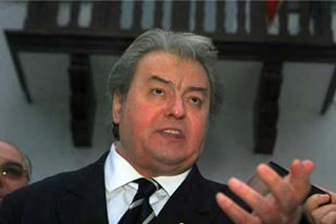 
    Corneliu Vadim Tudor a murit după ce a suferit un infarctFoto: Arhiva Click!  