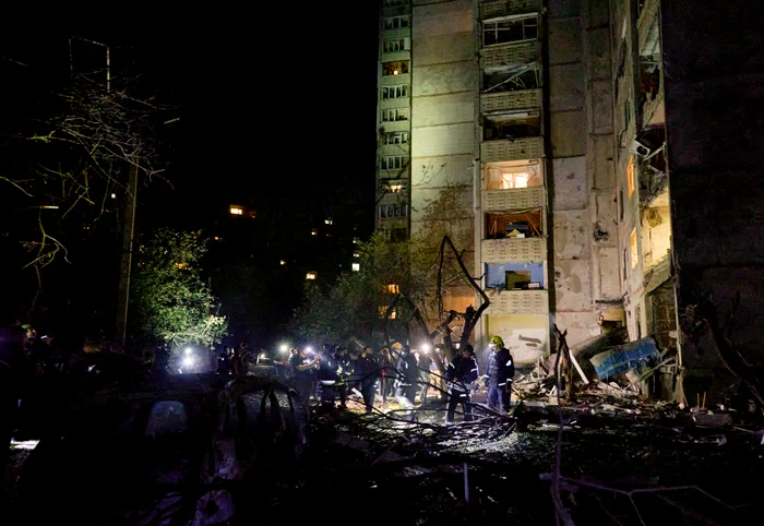 Bombardament rus asupra unui bloc din Harkov FOTO EPA-EFE
