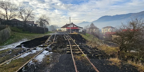 Calea ferata Lonea Petrila Foto Daniel Guță  ADEVĂRUL (15) jpg