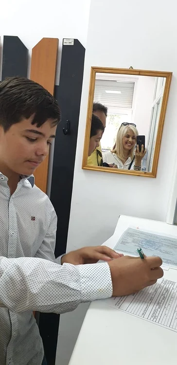 5 bianca brad si fiul sau luca 1 jpg jpeg