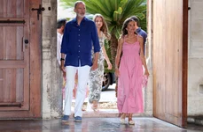 Regele Felipe și Regina Letizia în vacanță cu fetele lor, Prințesa Leonor și Infanta Sofia profimedia 1027900745 jpg