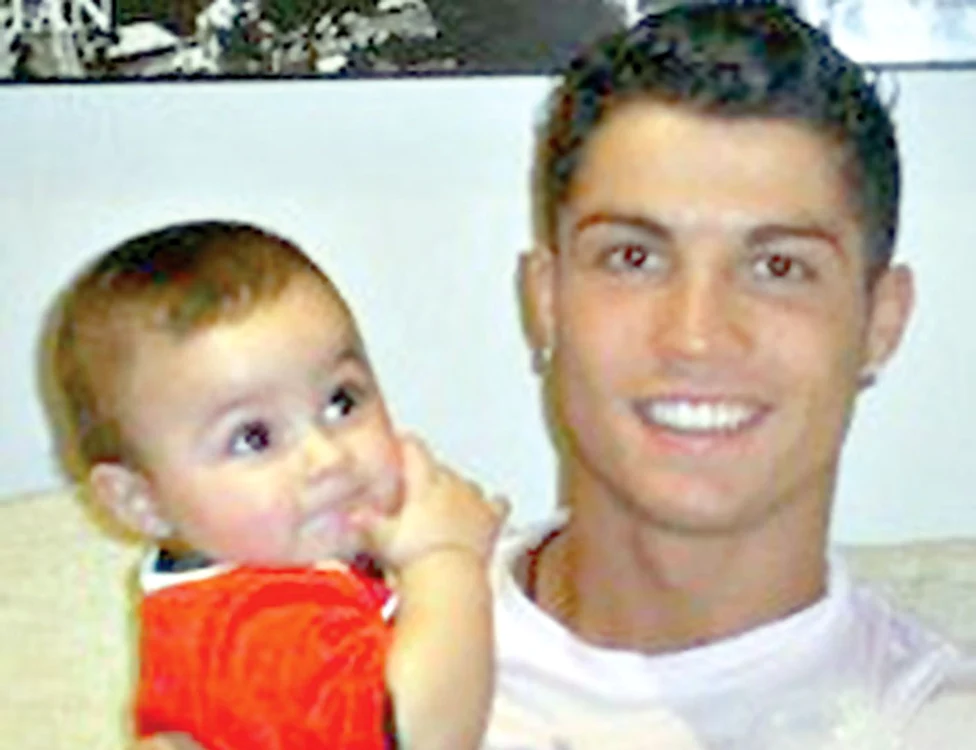 Cristiano Ronaldo a făcut  un meci memorabil contra  Olandei şi promite un European  de excepţie în continuare (fotografii: reuters)
