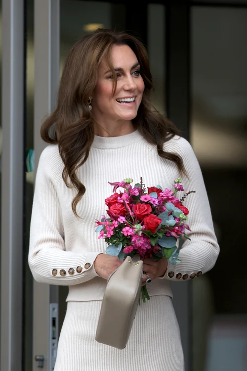 Kate Middleton, în vizită la o univeritate pe 11 octombrie (2) jpg