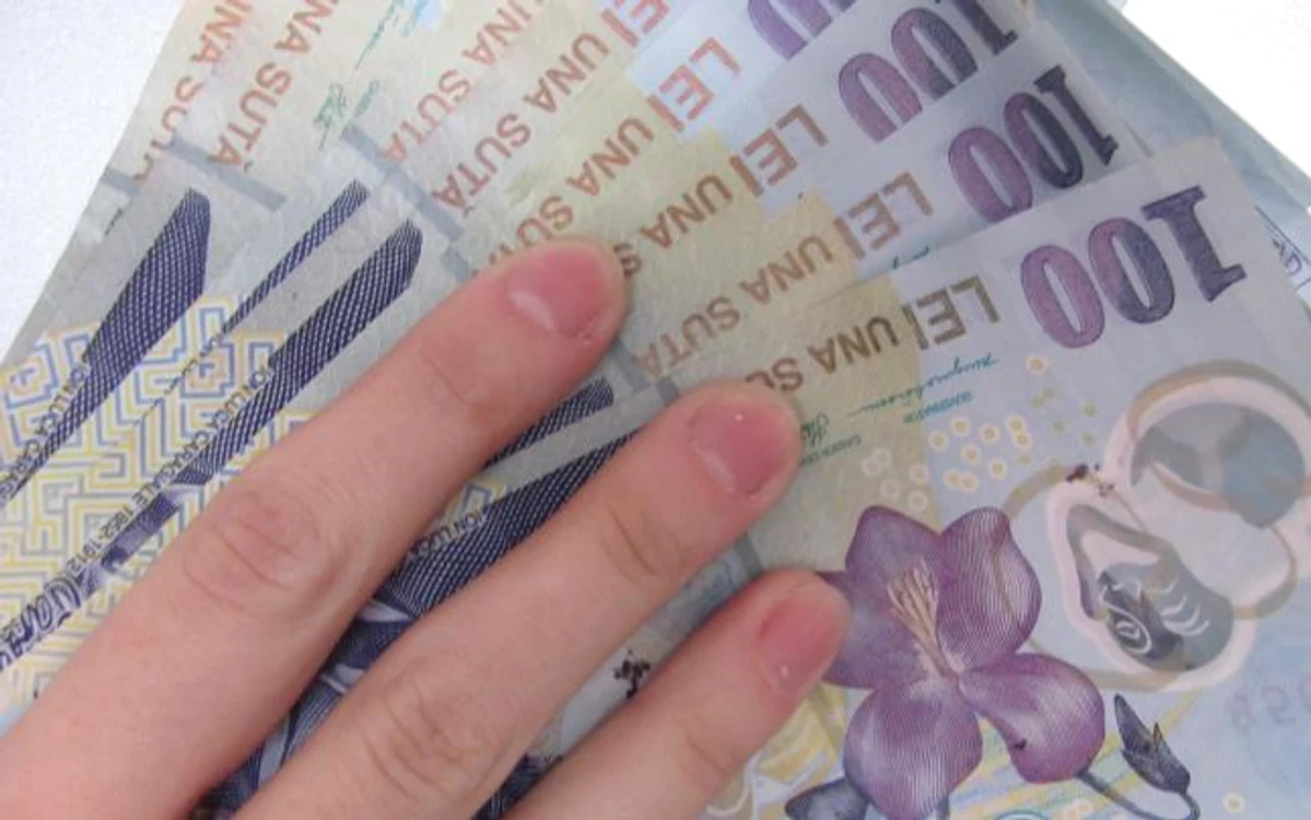 Administratorii au "uitat" să vireze contribuţiile sociale ale angajaţilor