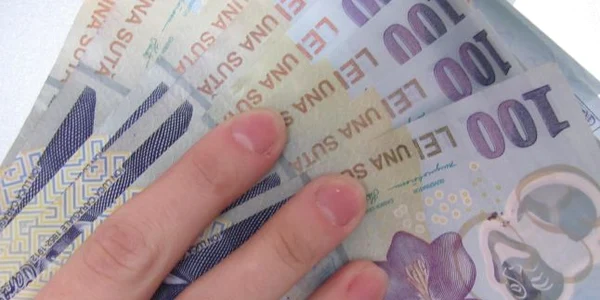 Administratorii au "uitat" să vireze contribuţiile sociale ale angajaţilor
