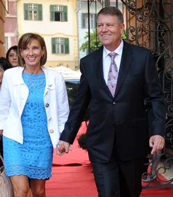 Klaus Iohannis, alături de soţia lui, Carmen