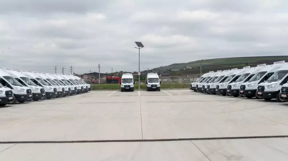 Raportul Corpului de contrul al MIPE privind achiziţia de microbuze şcolare electrice, așteptat la sfârșitul lunii august