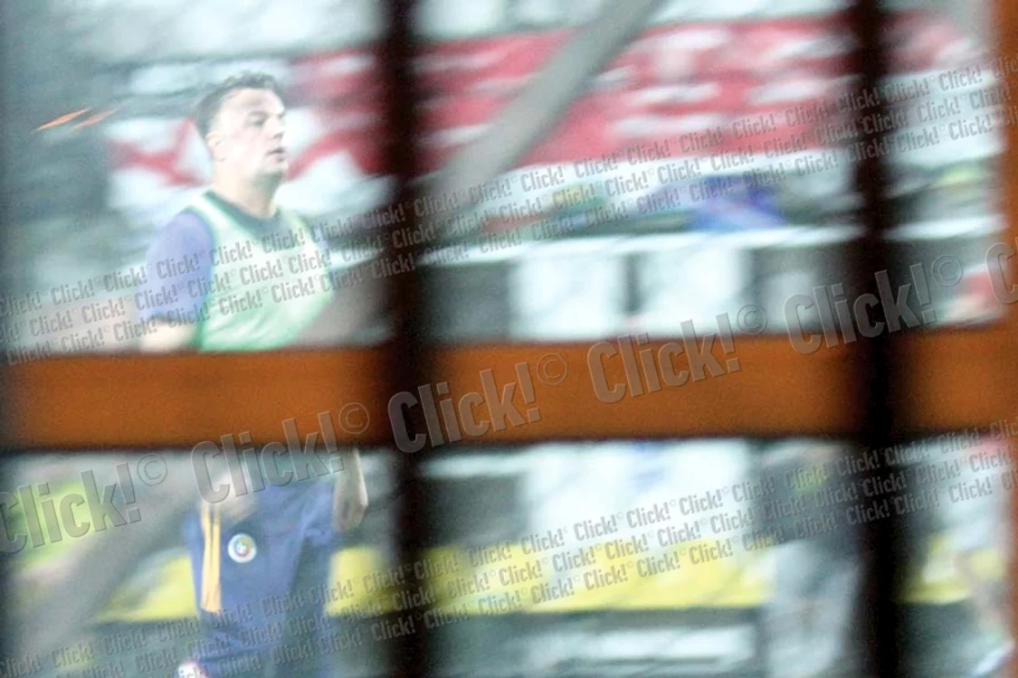 Adrian Enache şi Dani Oţil au transpirat, din greu, pe terenul de fotbal (Fotografii: Sorin Puiu)