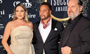   Celebrul actor Cuba Gooding Jr. va rămâne în țară până pe 3 mai pentru că organizatorii evenimentului, Oana și Eduard Irimia i-au pregătit o primire ca la carte și un program special