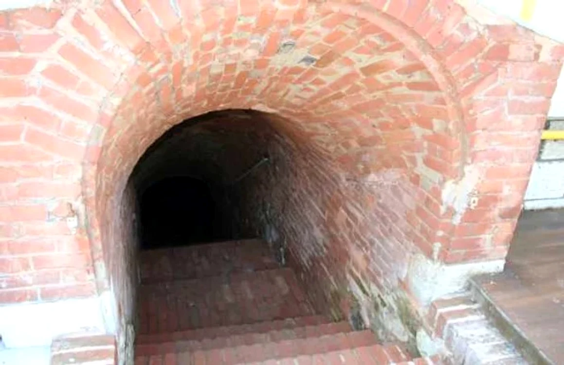 Tunelurile ar fi putut fi o atracție turistică / Foto: Adevărul.ro