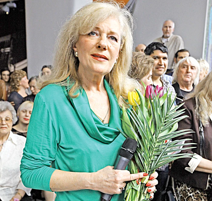 Stela Enache și-a revenit greu după moartea soțului, însă acum a revenit pe scenă