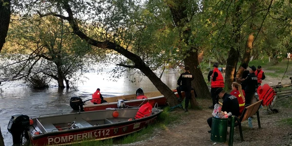 Operațiune de căutare pe râul Mureș FOTO Ștefan Both