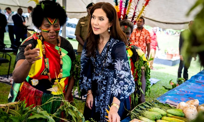 Printesa Mary a Danemarcei in Vanuatu si Fiji   Casa Regala (20) jpg