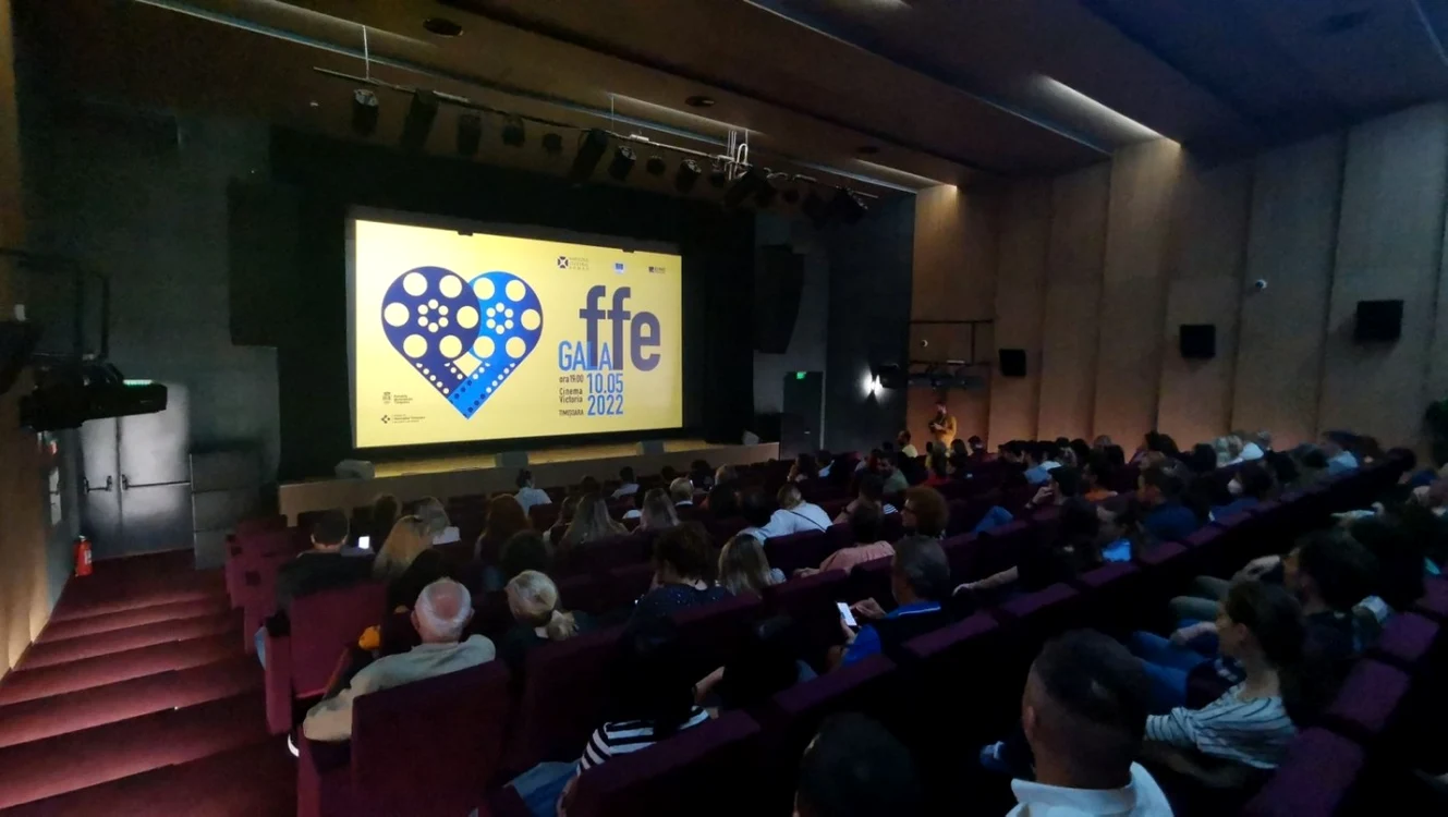 Prima proiecţie de film după mulţi ani la Victoria  FOTO Ş.Both